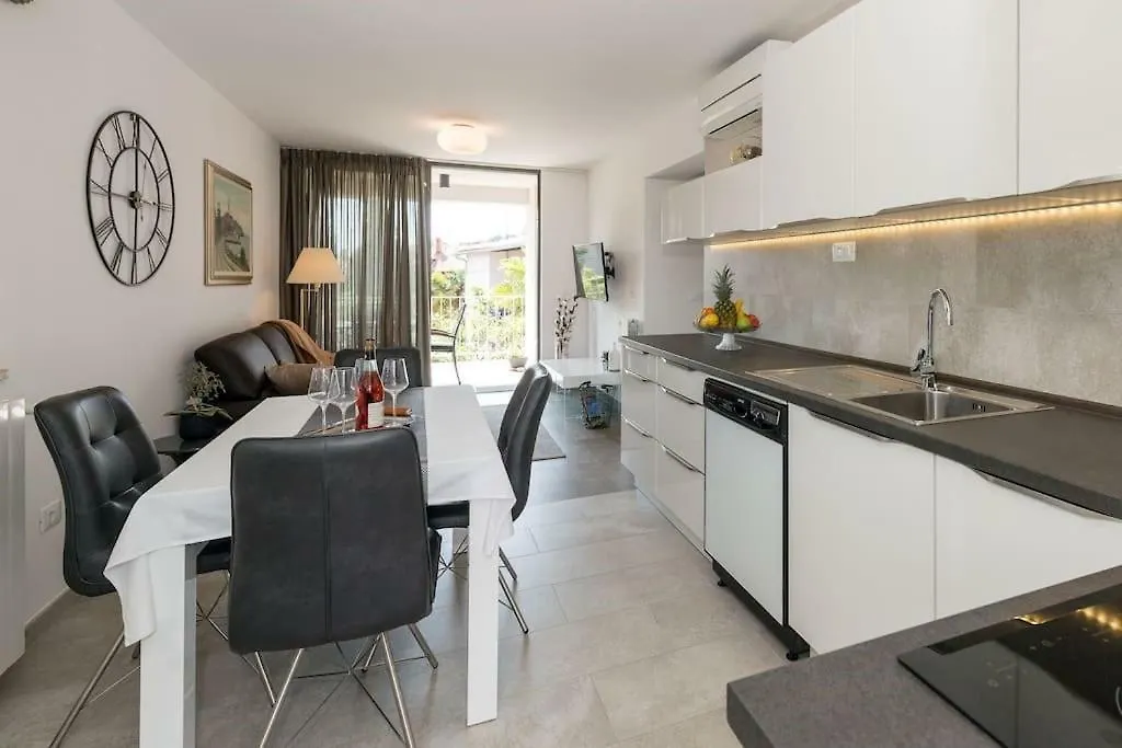 Apartments Medora Rovinj 4*,